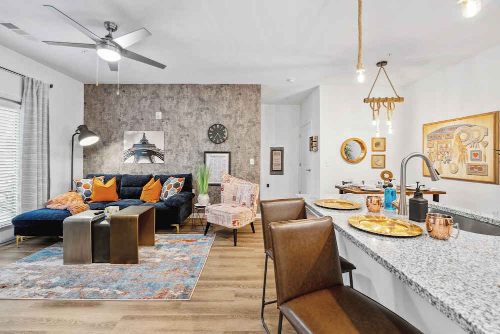 Luxurious Apartments - Pool Gym Bikes