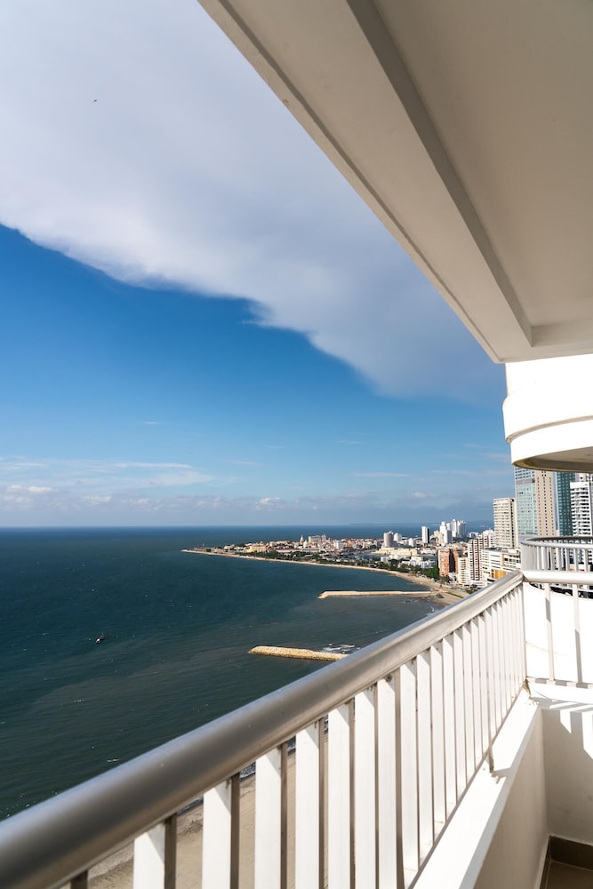 SeaView FrontBeach Apartments