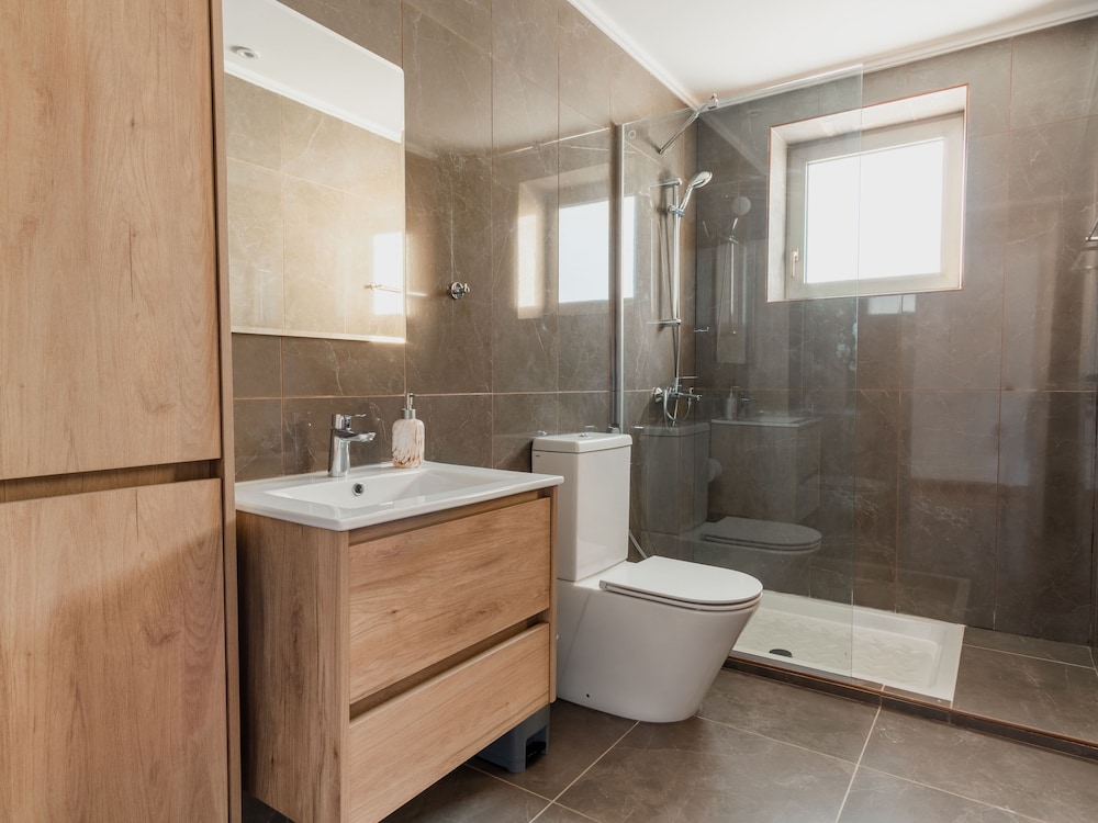 Deluxe Three Bedroom Apartment