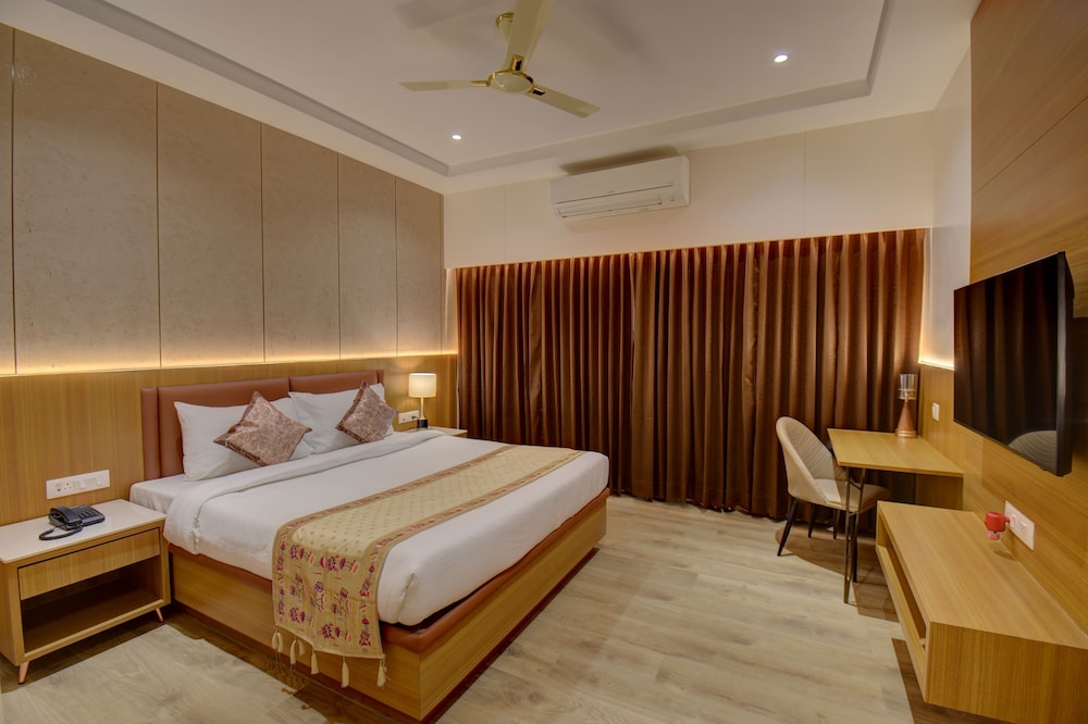 Hotel Warma Palace