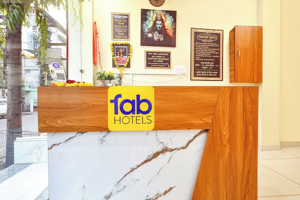 Fabhotel Ratna Palace I