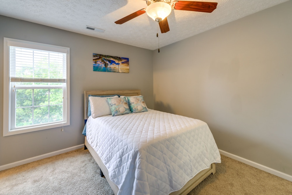 Havelock Home: Private Yard, 2 Mi to Cherry Point! view 4