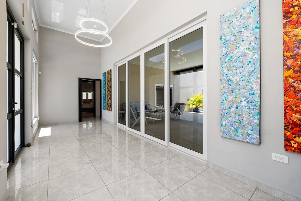 NEW 5br5ba w Private Pool Puttputt Close2beach