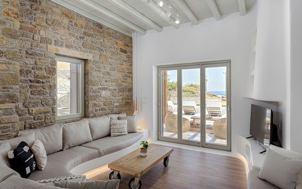 Villa Yasemin on the Rock