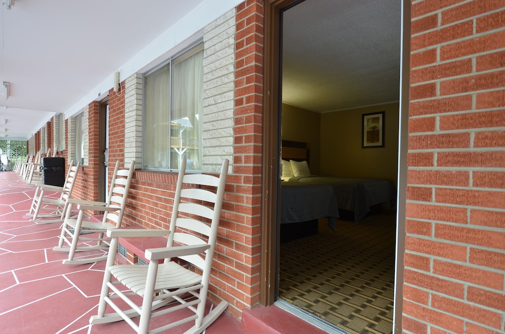 Travelowe's Motel