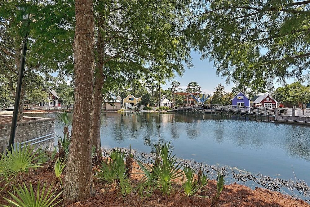 Augusta Village Sandestin by Gibson BR