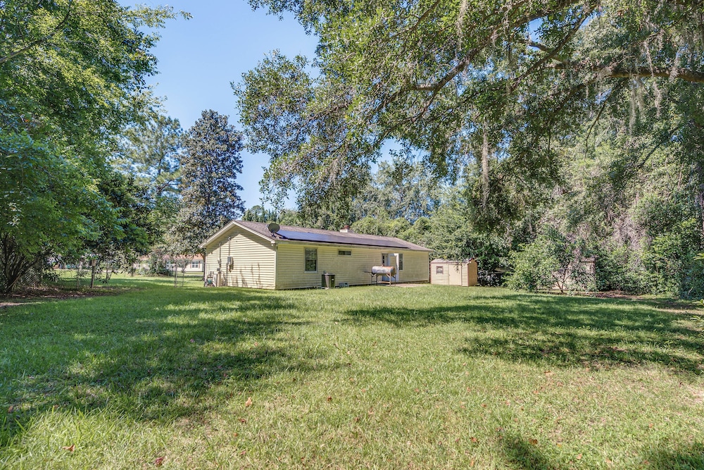 Quiet & Convenient Tallahassee Home, 4 Mi to Lake!