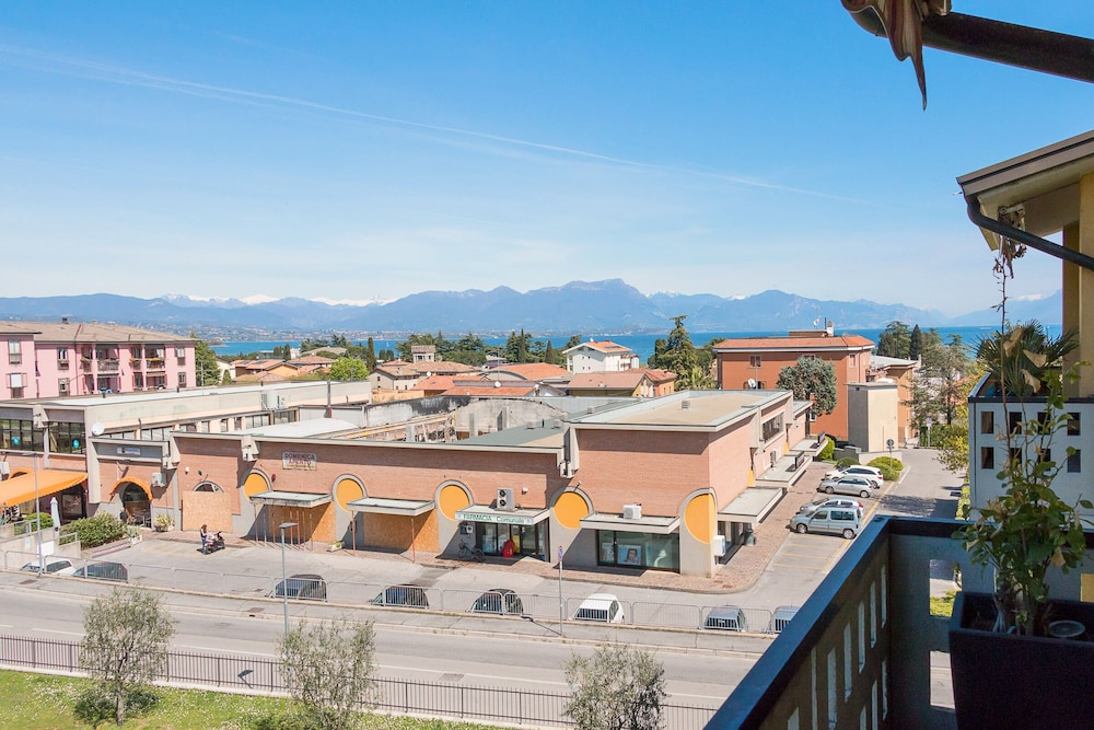 I Tulipani Apartment by Wonderful Italy view 2