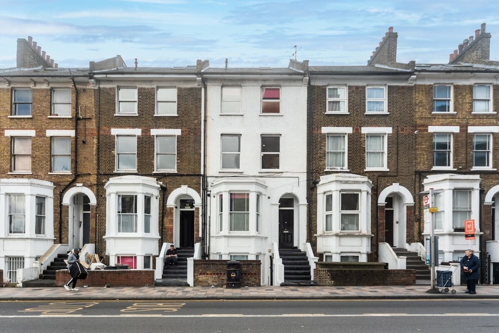Bright & Chic St John's Hill Duplex