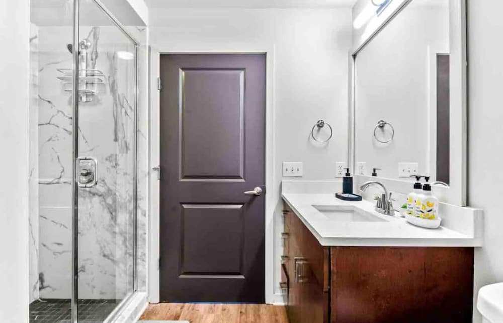 Luxury Midtown High Rise w Pool