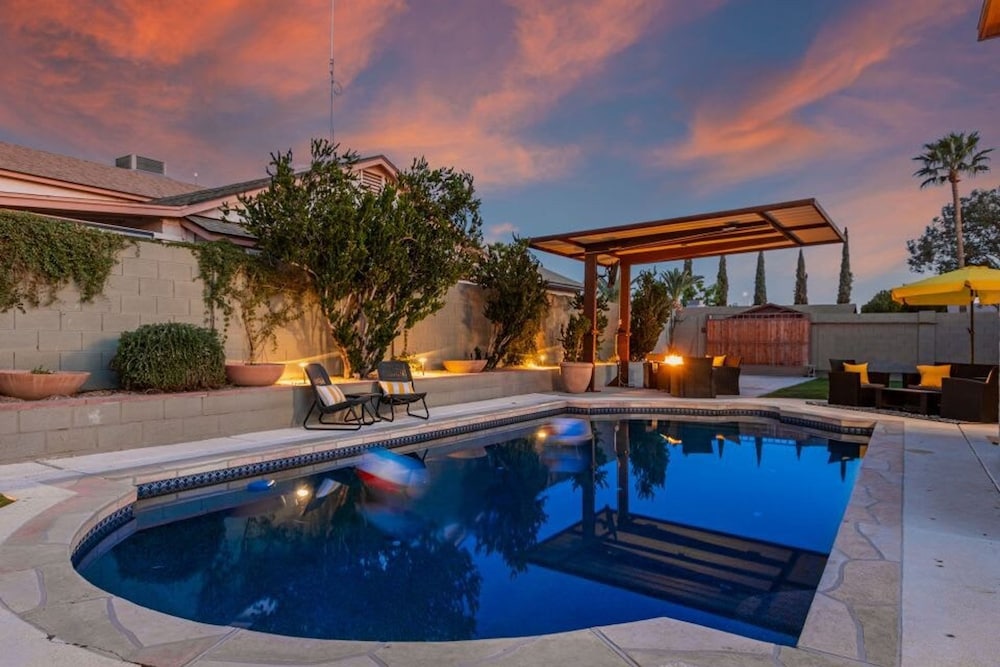Princess Retreat Private Pool Firepit Sleeps 12