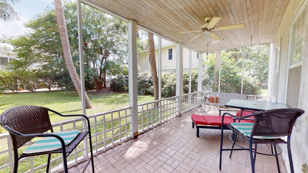1111 2nd Avenue by Tybee Vacation Rentals