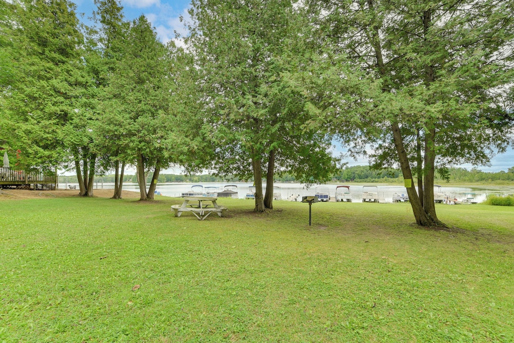 Cozy Lupton Cabin Near Trails & Lake