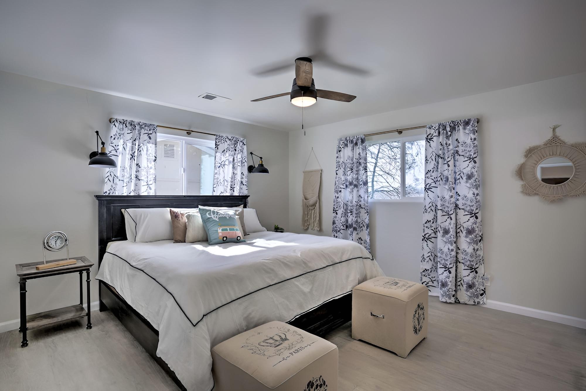 Gateway to Yosemite Home: Chic Oakhurst Oasis view 4