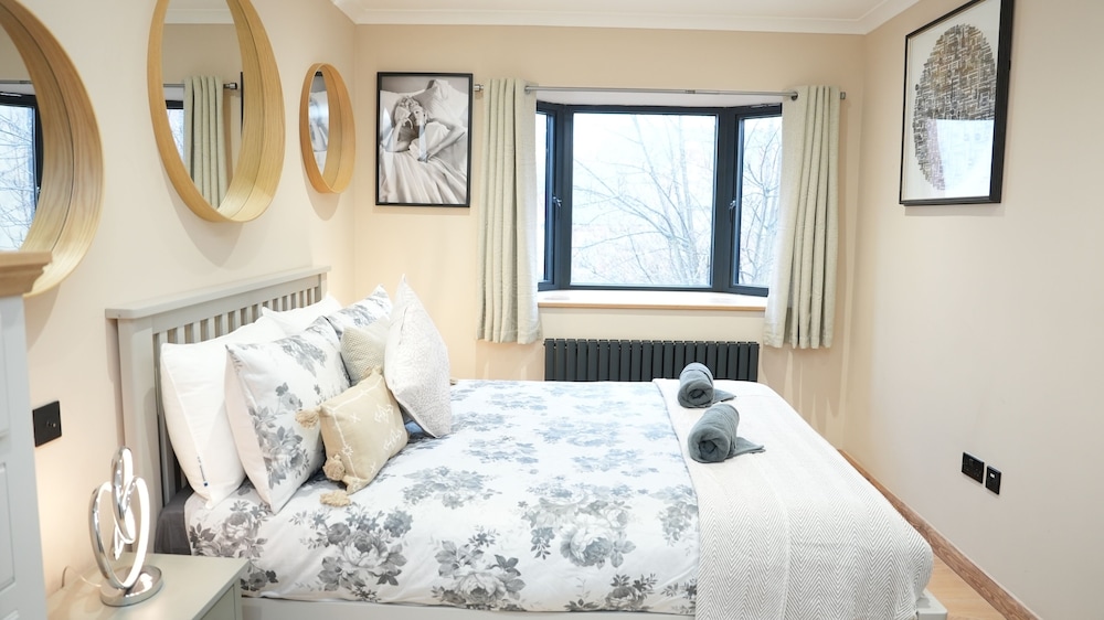 Charming London House - Sleeps 4 & Outdoor Space