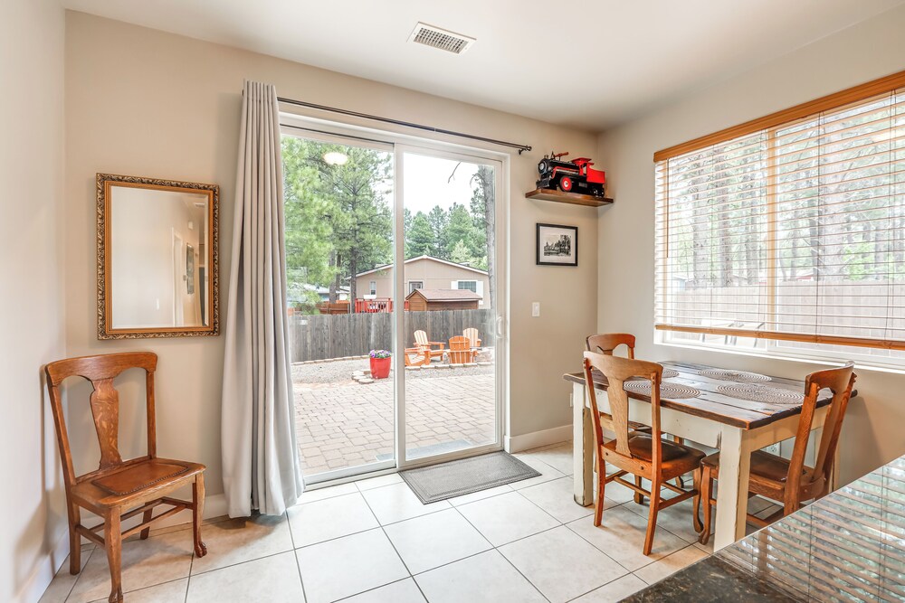 Walk to Flagstaff Urban Trails System: Cozy Home