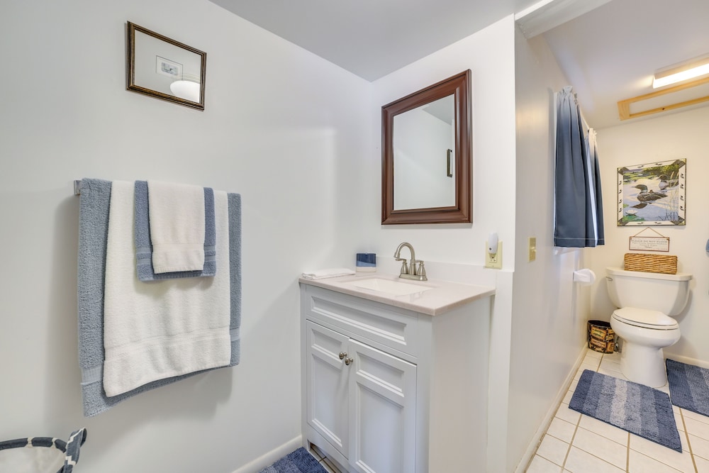 Beach + Game Room Access: Lakefront Levering Cabin