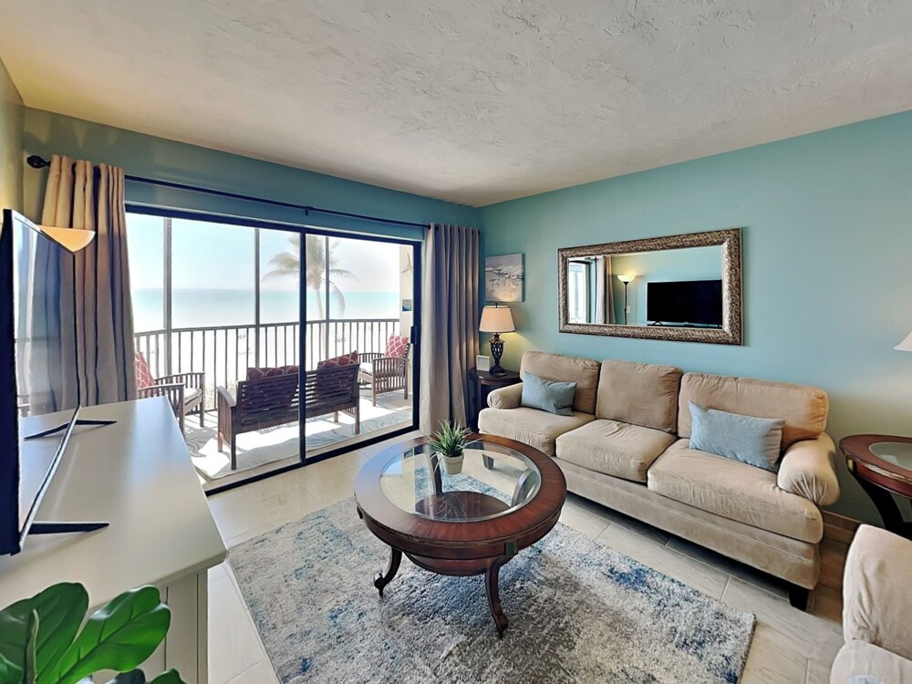 Riviera Club 204 by Distinctive Beach Rentals