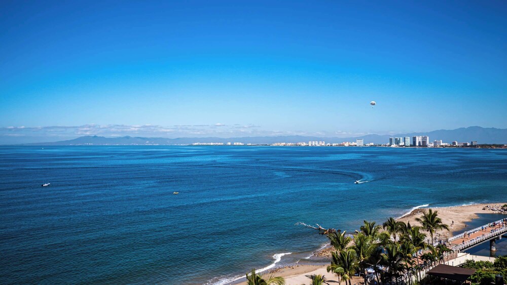 Ocean View 2Br Condo-balcony-beach-pool - 212