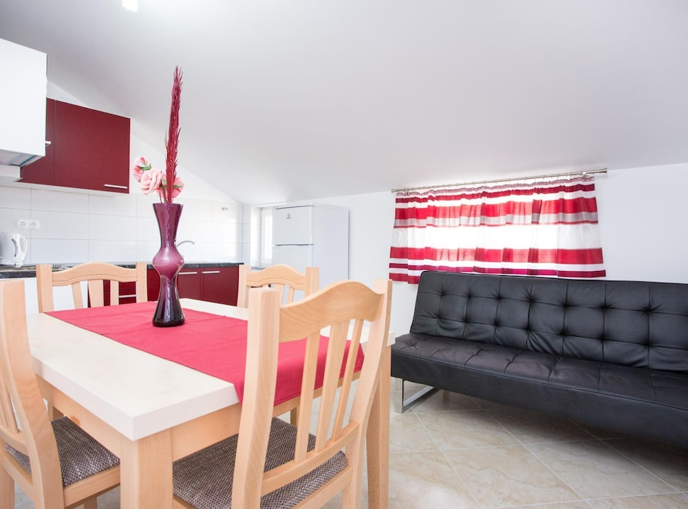 Scenic Elegant Apartments Krk With Balcony and Pool