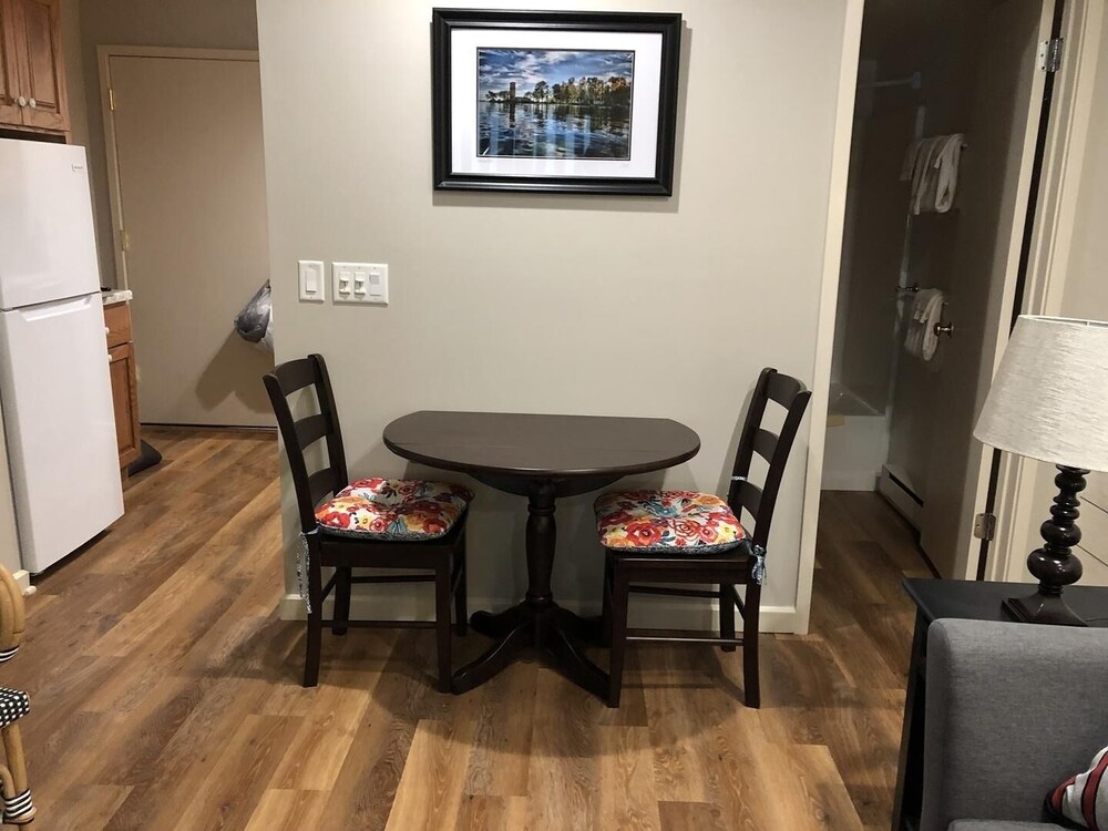 Beechover 2 Studio Bedroom Condo by Redawning view 2