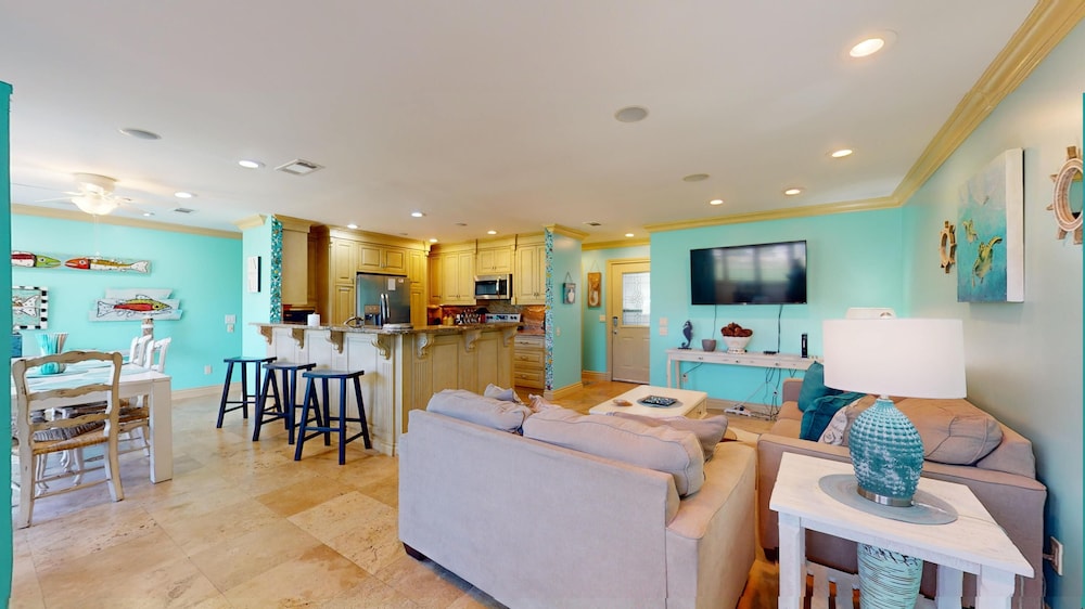 Augusta Village Sandestin by Gibson BR