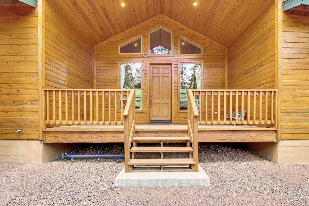 Unwind Fireside! Home 30 Mi to Sunrise Ski Resort