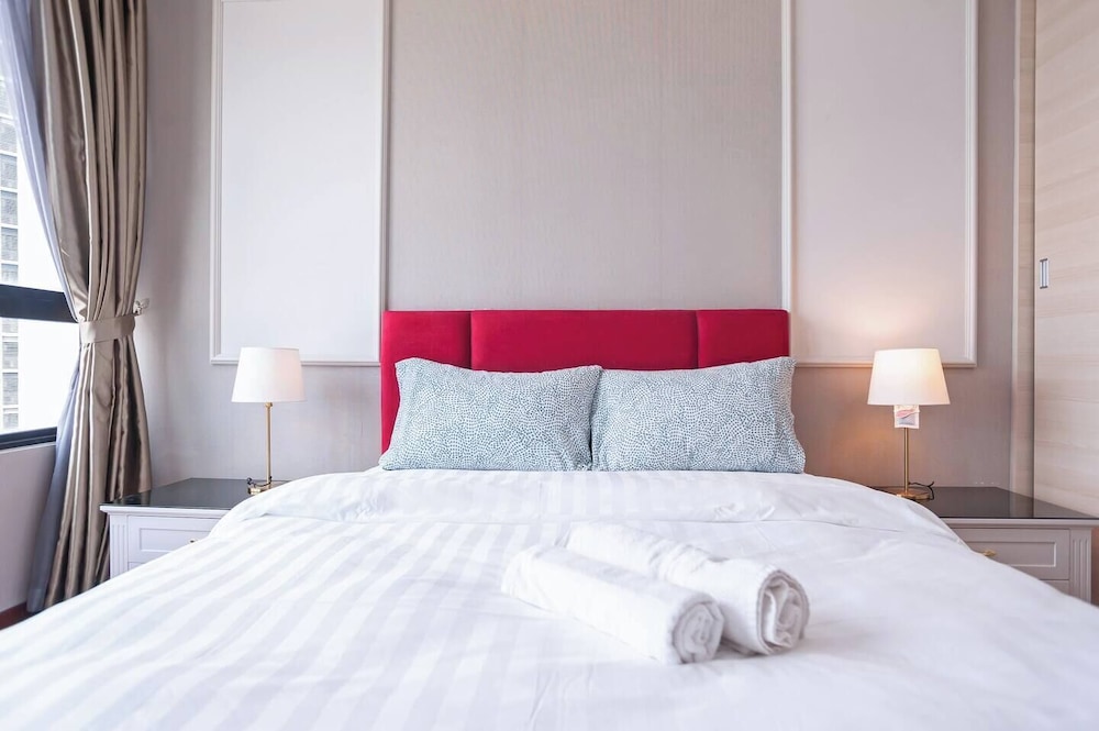 ICity Luxury Condo by Smarthome