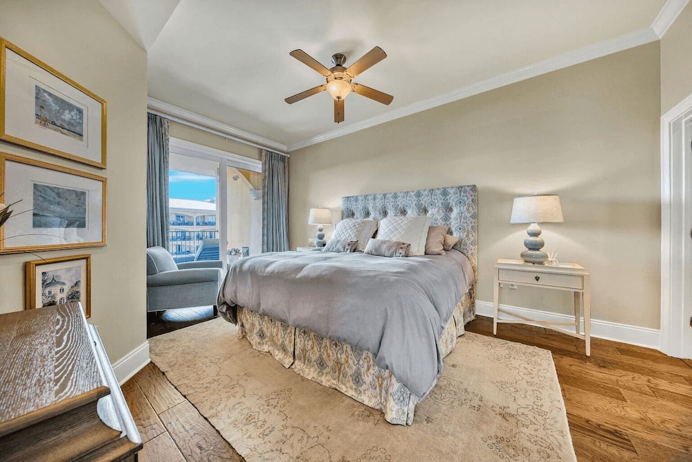 Salt Water Express by Avantstay Top Floor, Corner Unit Adagio