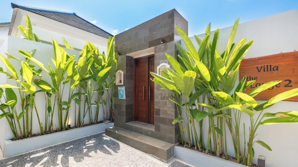 The Lange Estate by Villa Finder