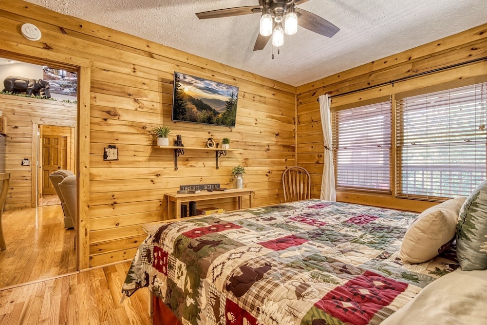 Er80 - Can't Bear To Leave 2 Bedroom Cabin