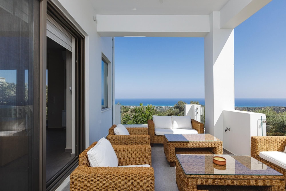 Villa Rizes Luxury in Maroulas view 2