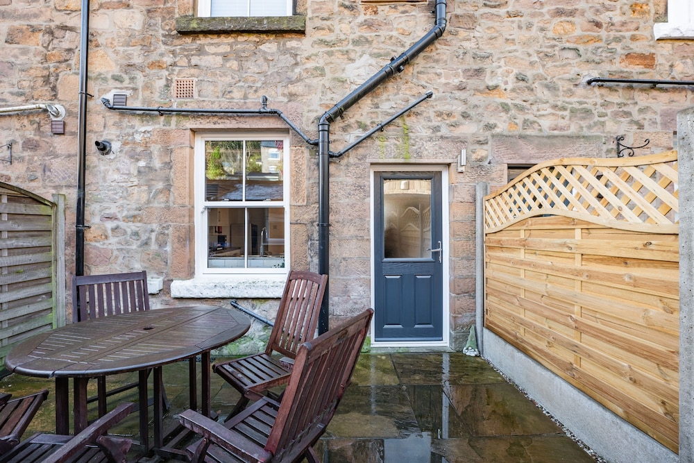 Host Stay March Cottage