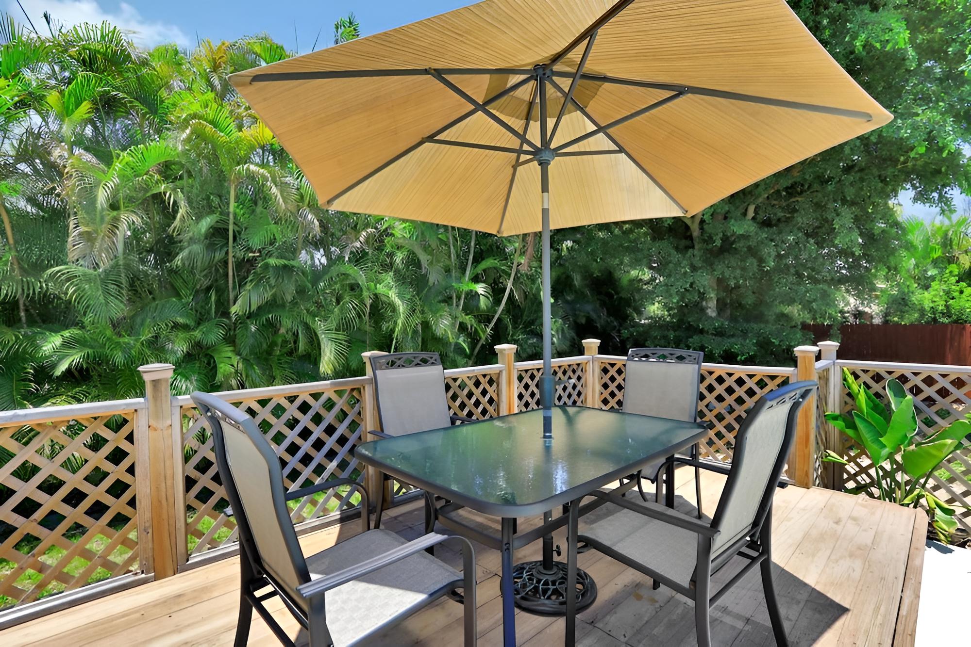Skylark Avenue Pool Home view 2