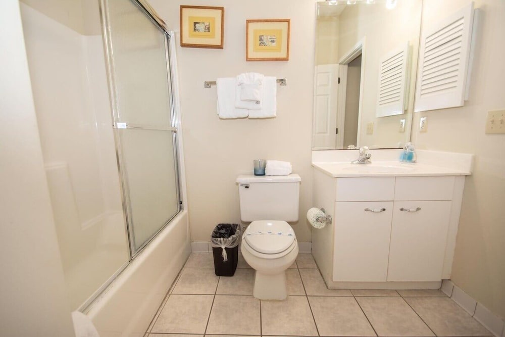 Canterbury Court 6 E 3 Bedroom Apts
