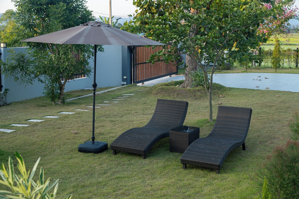 The garden pool villa resort at doisaket