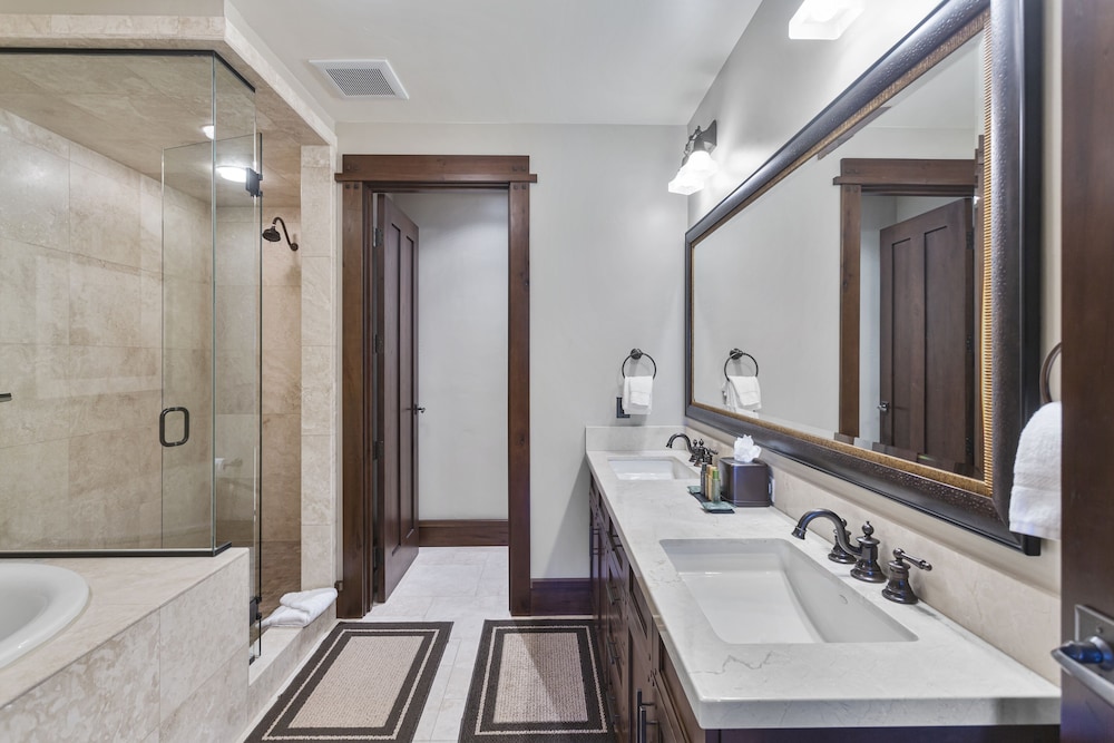 Arrowleaf Lodge at Deer Valley Resort - Three Bedroom Residence #315 3 Condo