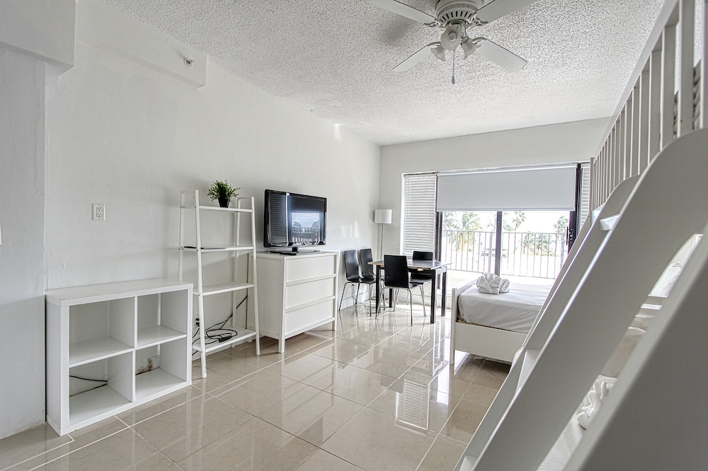 Private Apartments at the Casablanca