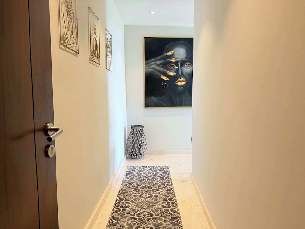 Luxury 2BR Bolongo Ocean View Private Beach