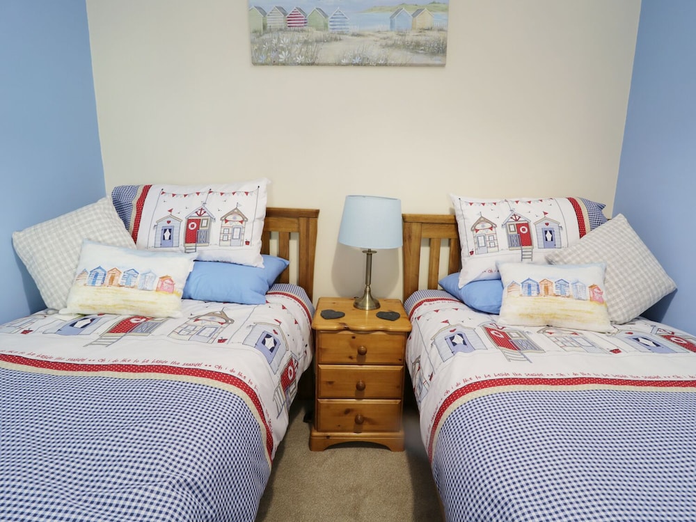 Caernarfon Vacations - 60 Hyfrydle Road - Property Image 2