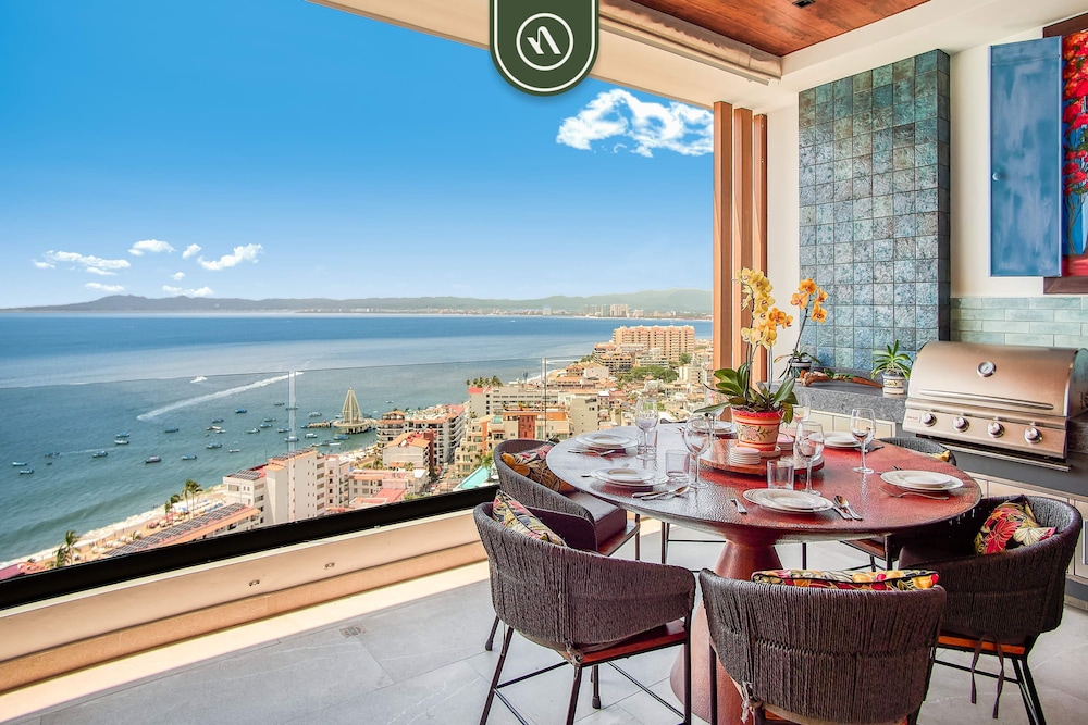 Condo With Oceanview - 2BR Condo - Rooftop Pool