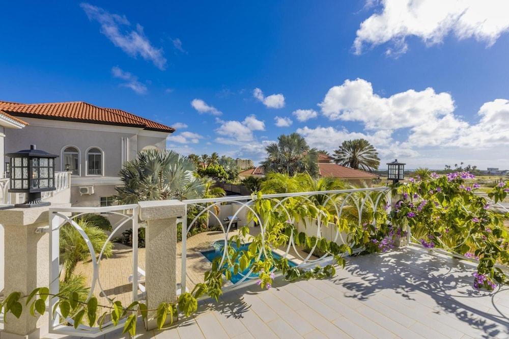 Brand NEW 4BR 5BA Villa w Privatepool Seaviews