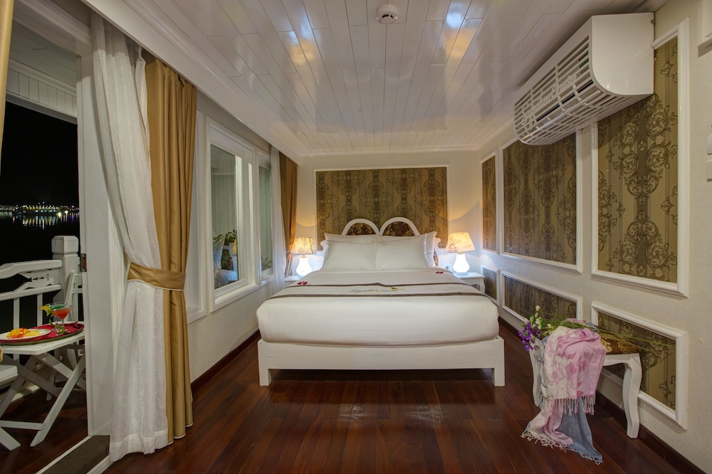 Signature Royal Halong Cruise - Image 2
