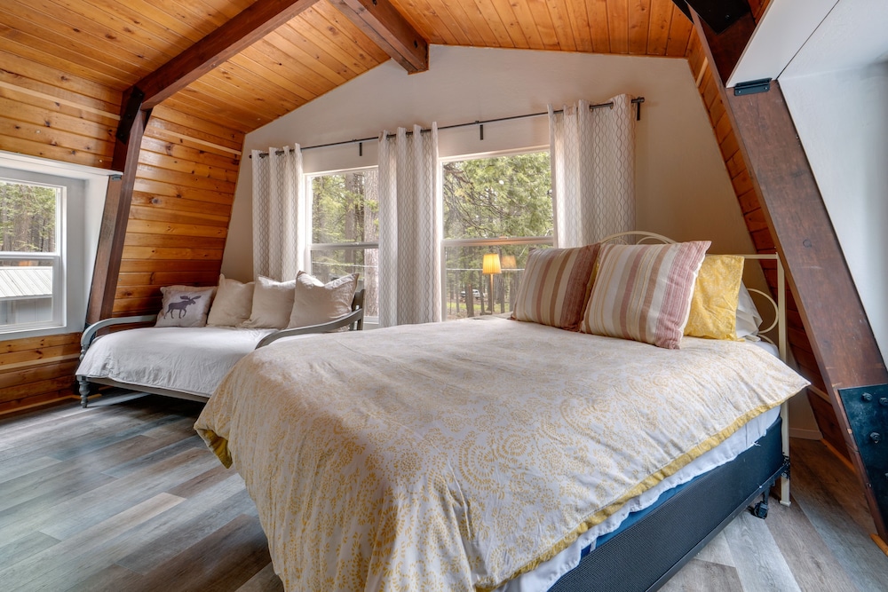 Miscellaneous Market Vacations - Cozy Nevada City Cabin: Deck, Game Room, Fire Pit - Property Image 4