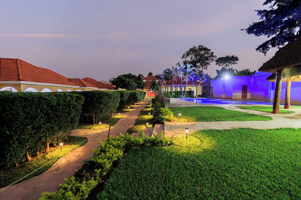 Lucian Cottages