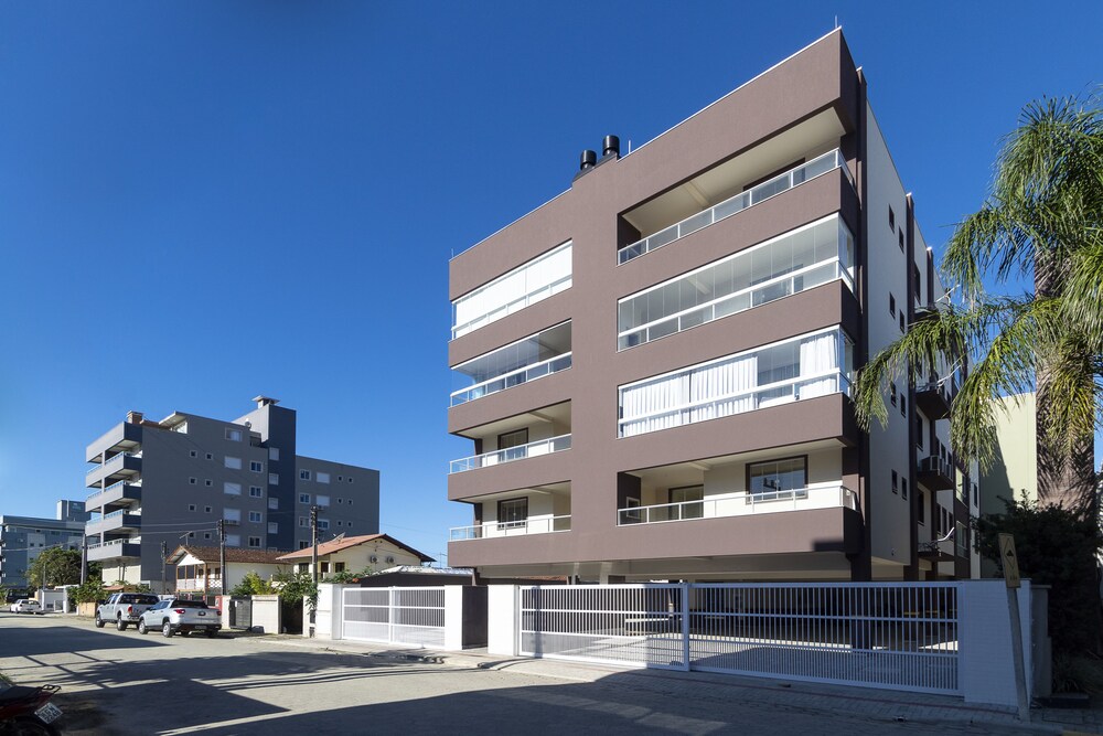 Aluguel Apartamento 2 quartos 1 suite 320A