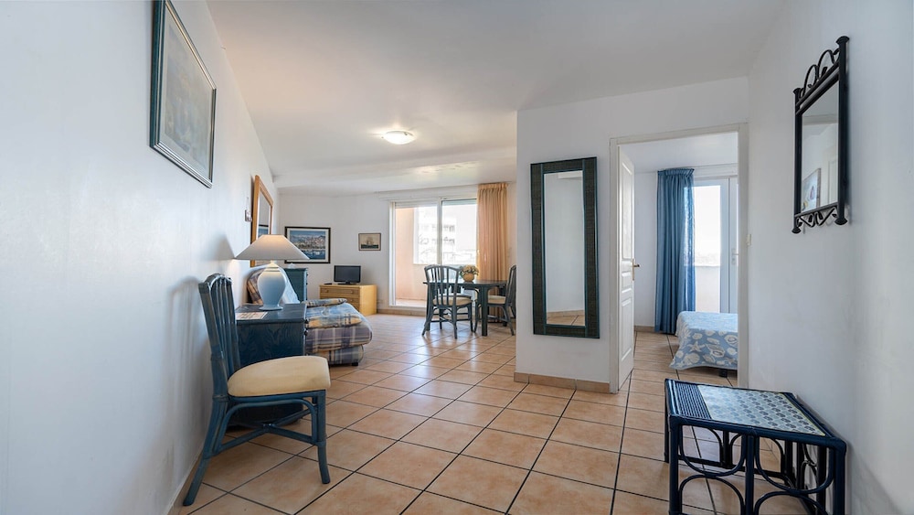 Stylish Beachside Stay, Cap D'agde