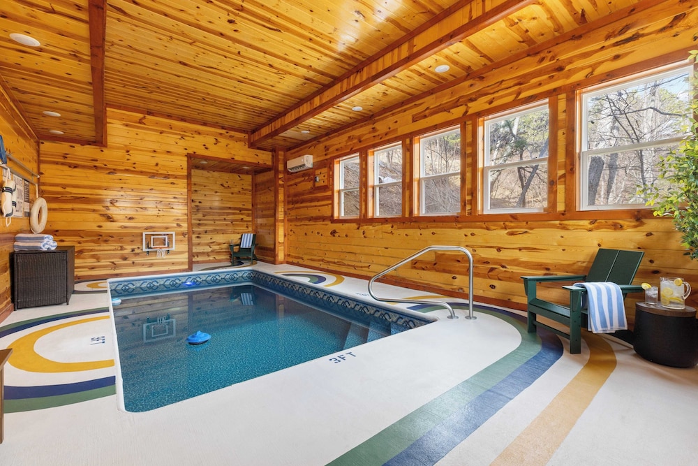 Sleeps 20! Indoor Pool & Home Theater Redesigned Boulder Ridge by Avantstay