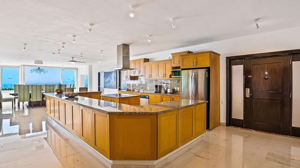 HOLT Grand Miramar Residences
