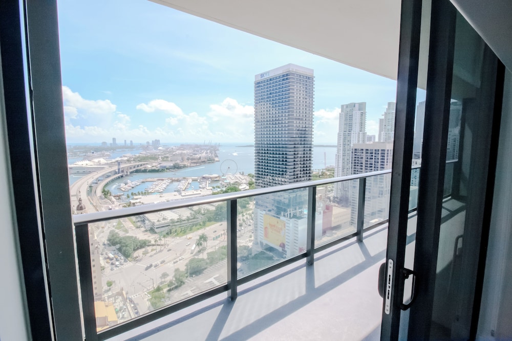 Luxurious Downtown Escape
